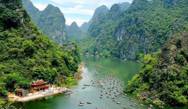 HOA LU - TAM COC - MUA CAVE - 1 DAY TRIP BY LIMOUSINE (Cycling)