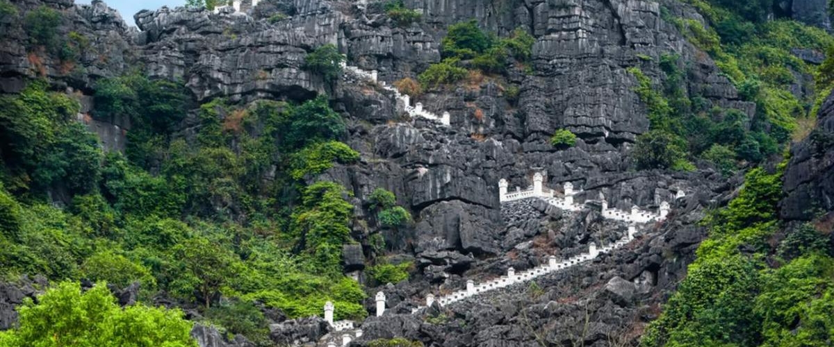 NINH BINH EXCURSION 2 DAYS/1NIGHT  STAY AT BUNGALOW / HOTELS 3*- 4*