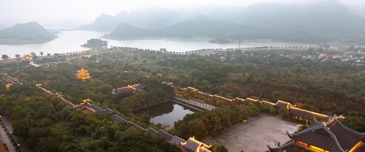 BAI DINH - TRANG AN - 1 DAY TRIP BY LIMOUSINE (Electric car)