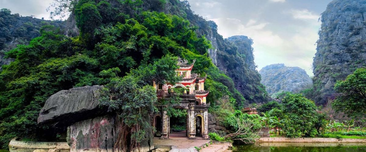 NINH BINH EXCURSION 2 DAYS/1NIGHT  STAY AT BUNGALOW / HOTELS 3*- 4*