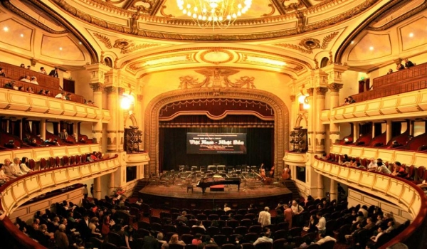 Exploring Jeep Tour Through the Red River Delta